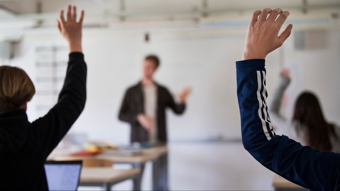 Skoldebatten måste skifta från ägande till hur vi får eleverna att lära mer. Foto: Viktoria Bank/TT