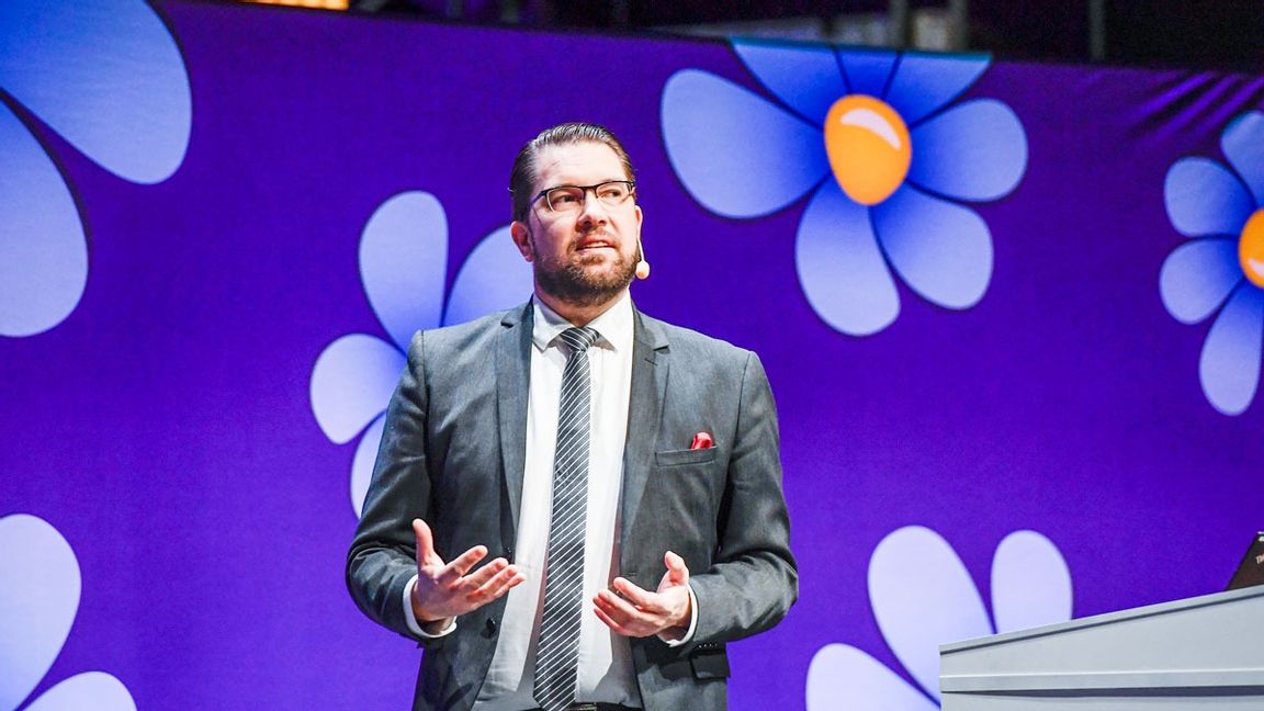 En segerviss Jimmie Åkesson mötte ombuden på partiets landsdagar i Karlstad. Foto: Tommy Pedersen/TT