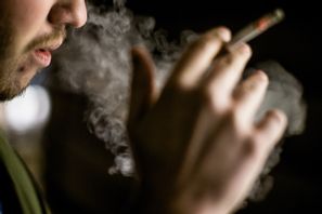 En man i Malmö förstörde sin lägenhet med cigarettlukt och en kissande katt. Arkivbild. Foto: Stian Lysberg Solum/NTB/Scanpix/TT