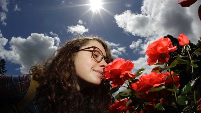 Studie ska lösa gåtan om tappat luktsinne. Foto: Rick Bowmer/TT.