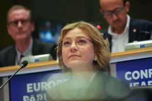 Finländska Henna Virkkunen är EU-kommissionär med ansvar för digital säkerhet. Arkivfoto. Virginia Mayo/AP/TT