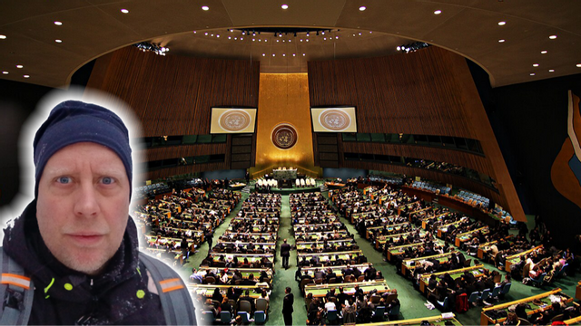 All makt åt FN, vår befriare... Foto: Basil D Soufi, CC BY-SA 3.0, via Wikimedia Commons