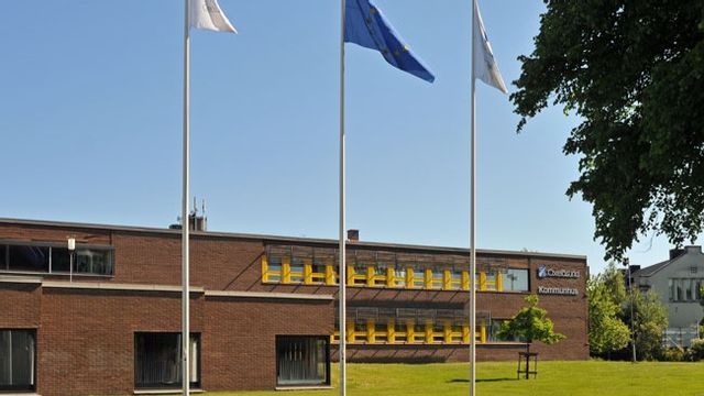 Oxelösunds kommunhus. Foto: TS Eriksson, CC BY-SA 3.0, via Wikimedia Commons.