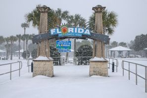 Snöoväder i Pensacola i nordvästra Florida. Foto: Luis Santana/AP/TT
