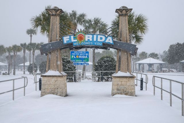 Snöoväder i Pensacola i nordvästra Florida. Foto: Luis Santana/AP/TT