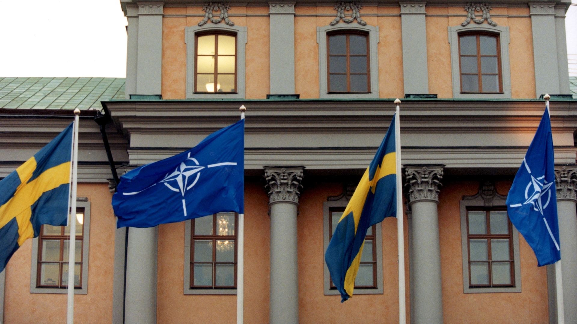 Vad Innebär Det För Sverige Att Gå Med I Nato?