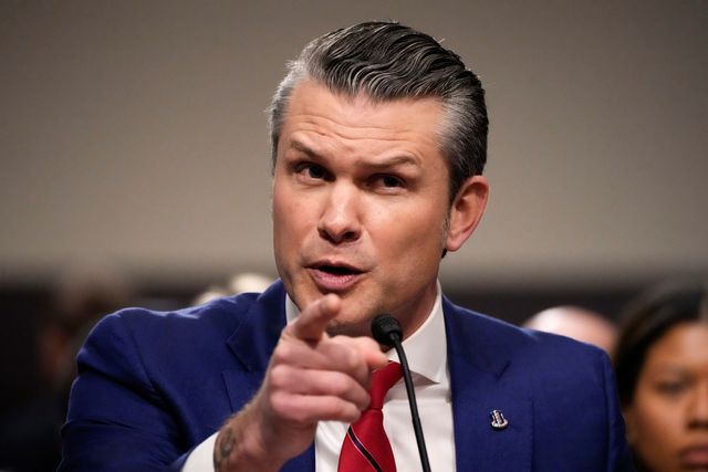Pete Hegseth, Donald Trumps tilltänkte försvarsminister, i senatsutskottet. Alex Brandon/AP/TT