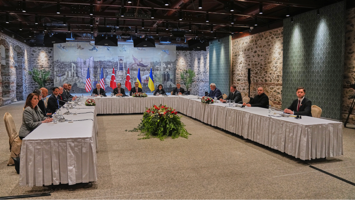 Förhandlingsmötet i Istanbul, Turkiet har inletts. Foto: Francisco Seco/AP/TT