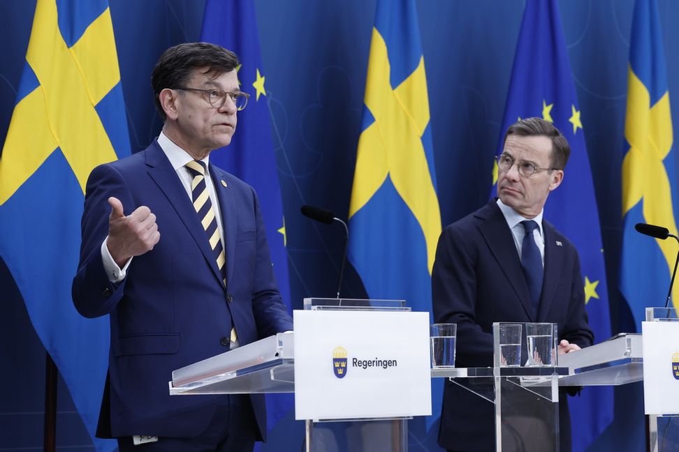 Sveriges dåvarande nationella säkerhetsrådgivare Henrik Landerholm och statsminister Ulf Kristersson (M). Arkivbild. Christine Olsson/TT