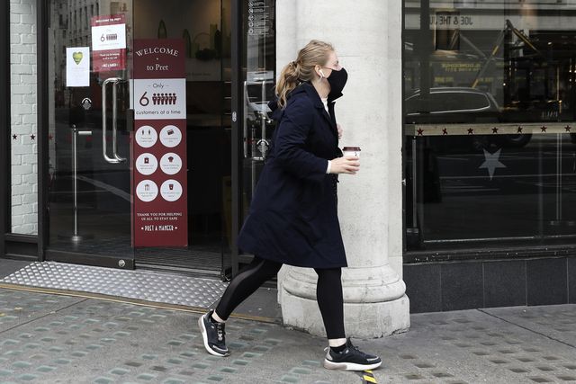 Nu inleds ett försök att tillåta pantning av pappersmuggar i Köpenhamn. Arkivbild. Kirsty Wigglesworth/AP/TT