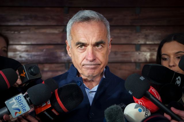 Oberoende ytterhögerkandidaten Calin Georgescu fick flest röster i första valomgången i presidentvalet i Rumänien. Foto: Vadim Ghirda/AP/TT