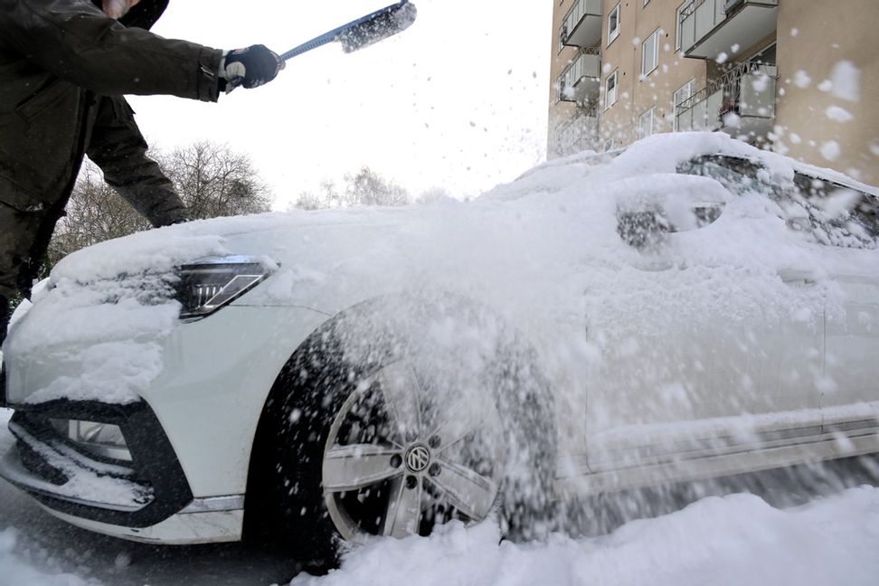 Gula och orangea vädervarningar är utfärdade för snöfall under måndagen och tisdagen i stora delar av landet. Arkivbild. Foto: Janerik Henriksson/TT