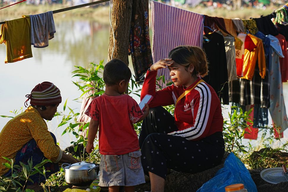 Många har tvingats fly sina hem på grund av oroligheterna. Foto: Heng Sinith/AP/TT