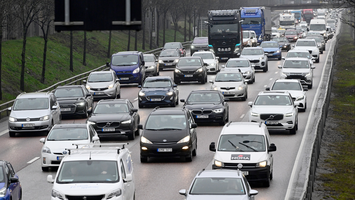 Tungt trafikerade vägar under eftermiddagen väntar. Foto: Jonas Ekströmer/TT (arkivbild)