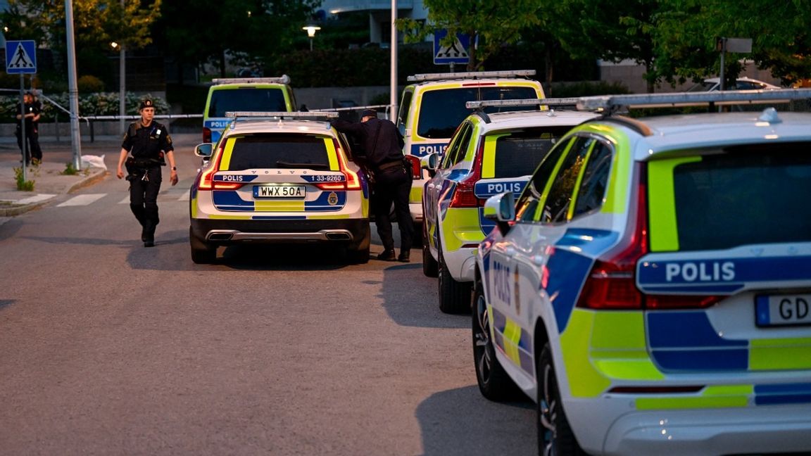 Skottlossning mot bostad i Järva i Solna kommun. Foto: Pontus Lundahl/TT