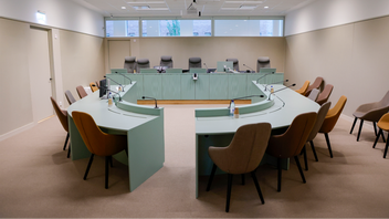 Här pågår kammarrättens frenetiska arbete för att döma sig själv. Foto: Adam Ihse/TT