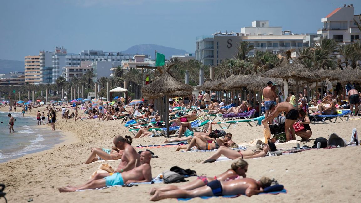 Sandstarand på Mallorca i Spanien. Arkivbild. Foto: Francisco Ubilla//AP/TT