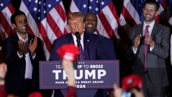 Donald Trump håller segertal i New Hampshire. Foto: Pablo Martinez Monsivais