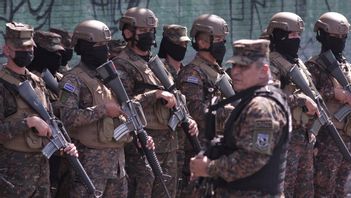 Militär och polis slog till och omringade en förstad för att återta kontrollen. Foto: Salvador Melander/TT 