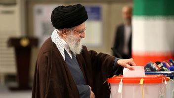 Irans högste ledare ayatolla Ali Khamenei har stängts av på Facebook och Instagram. Foto: AP