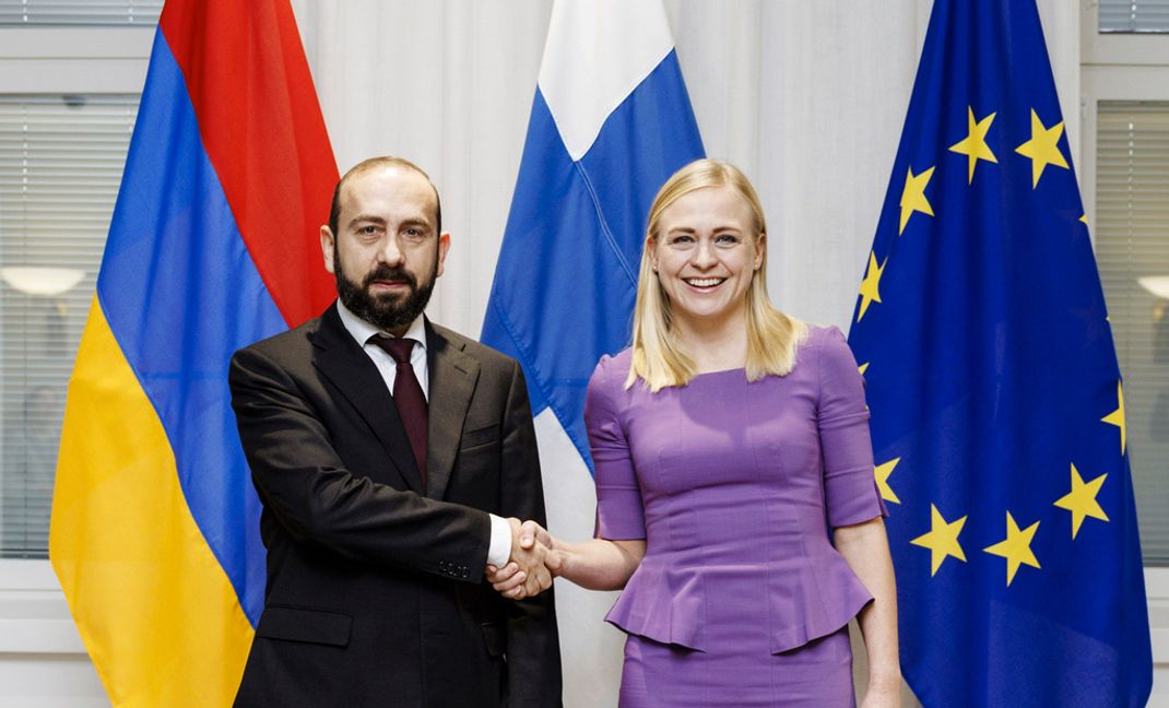 Armeniens utrikesminister Ararat Mirzojan på besök hos finländska kollegan Elina Valtonen i Helsingfors i novemberg. Arkivfoto. Foto: Seppo Samuli/Lehtikuva/AP/TT