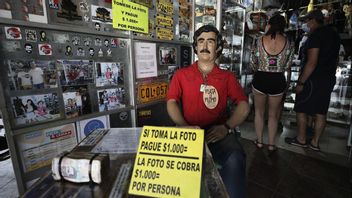 Souvenirer föreställande narkotikabossen Pablo Escobar kan komma att förbjudas. Foto: Fernando Vergara/AP/TT