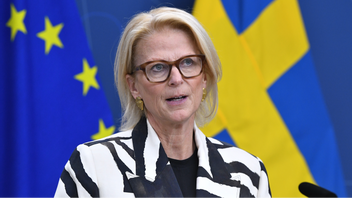 Finansminister Elisabeth Svantesson (M) meddelar att SINK-skatten sänks kraftigt för utlandssvenskar. Foto: Lars Schröder/TT