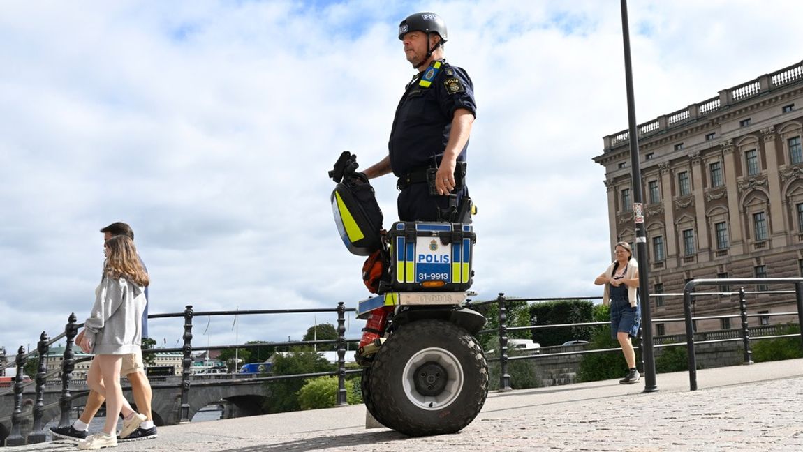 För att möta ökade hot behöver riksdagen mer pengar. Foto: Fredrik Sandberg/TT