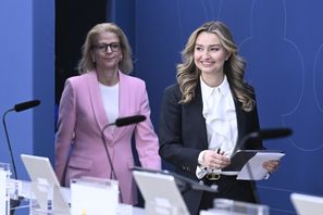 Energi- och näringsminister Ebba Busch (KD) och finansminister Elisabeth Svantesson (M) presenterar budgetnyheter. Arkivbild. Foto: Jessica Gow/TT