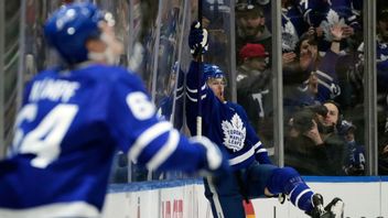 Torontos forward William Nylander firade ordentligt efter sitt 3–2-mål mot Tampa Bay. Foto: Nathan Denette/AP/TT