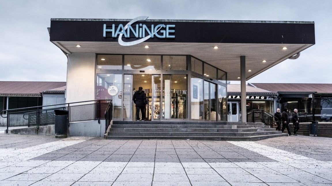 Nytt styre i Haninge kommun bestående av M, KD, L med stöd av SD. Foto: Magnus Hjalmarson Neideman/SvD/TT