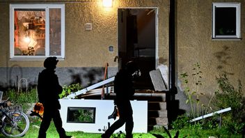 Stor förödelse efter explosion i ett trapphus i ett flerfamiljshus i Hässelby strand. Foto: Pontus Lundahl/TT