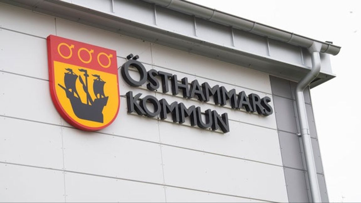 Östhammars kommun dröjde en månad med att stänga av den anställde efter övergreppet. Foto: Fredrik Sandberg/TT. 