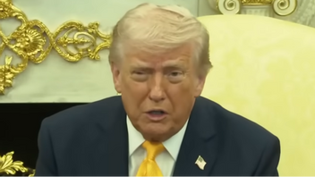 Fakismil / White House