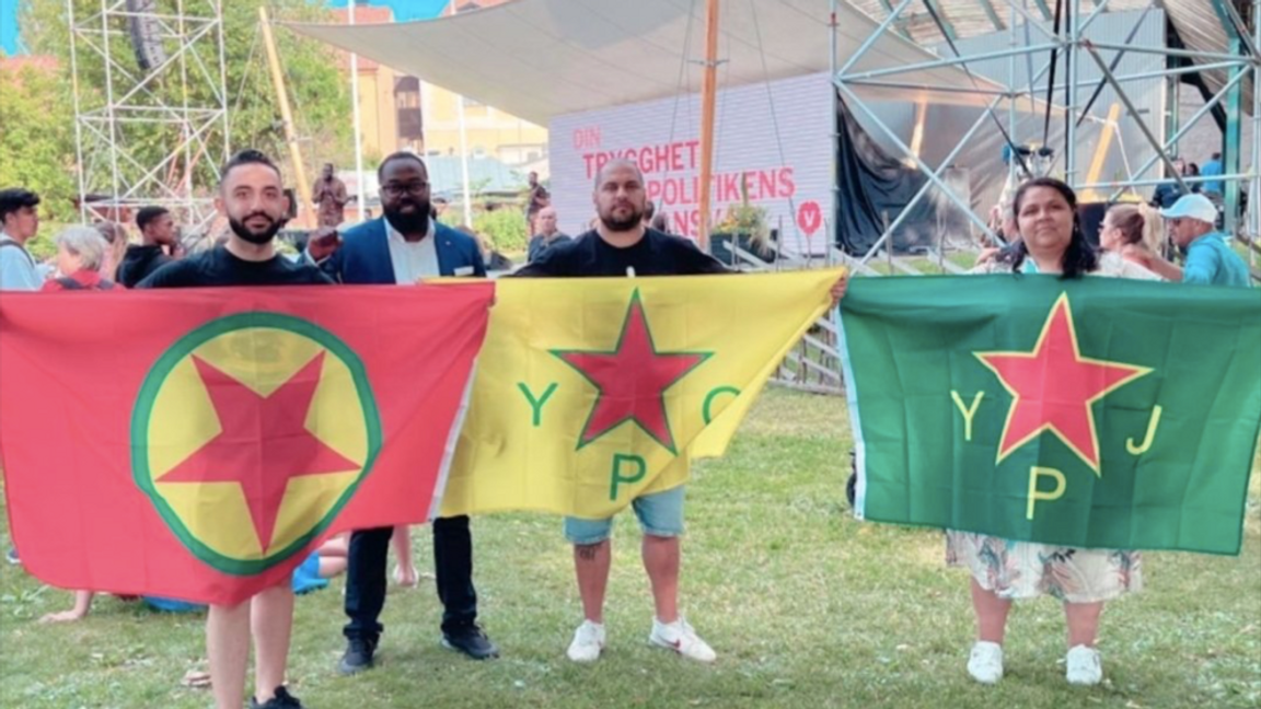 PKK:s flagga (t.h.) Foto: Daniel Pérex Wenger (Twitter)