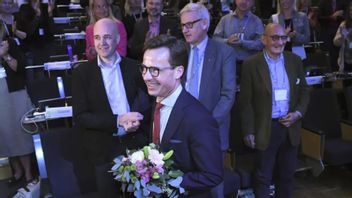 Ulf Kristersson på Moderaternas stämma 2017, med föregångarna Fredrik Reinfeldt, Carl Bildt och Ulf Adelsson i bakgrunden Foto: Fredrik Sandberg/TT