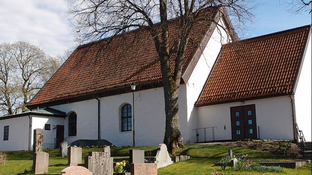 Stora Lundby Kyrka. Foto: Kemitsv  Creative Commons Attribution-Share Alike 3.0