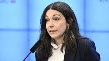 Teresa Carvalho (S), sammankallande för partiets kriminalpolitiska arbetsgrupp, vid en pressträff på onsdagen. Foto: Christine Olsson/TT