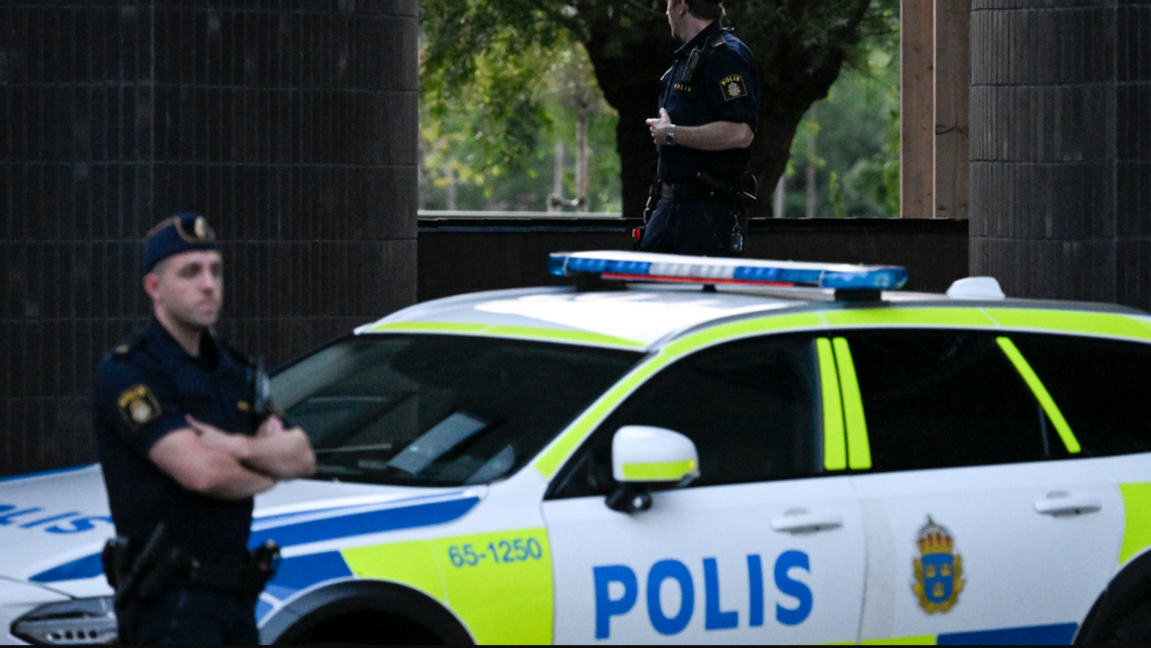  Polis på plats i stadsdelen Hyllie. Foto: Johan Nilsson / TT 