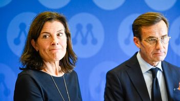 Partisekreterare Karin Enström och partiledaren Ulf Kristersson behöver ta sig en ordentlig funderare om Moderaternas framtid och att hitta sin själ igen, skriver Fredrik Schulte. Foto: Jessica Gow/TT