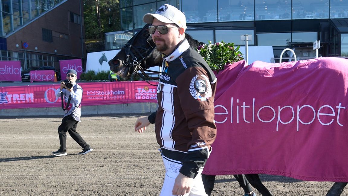 Fjolårsvinnaren av Elitloppet Don Fanucci Zet med kusken Örjan Kihlström. Foto: Pontus Lundahl/TT