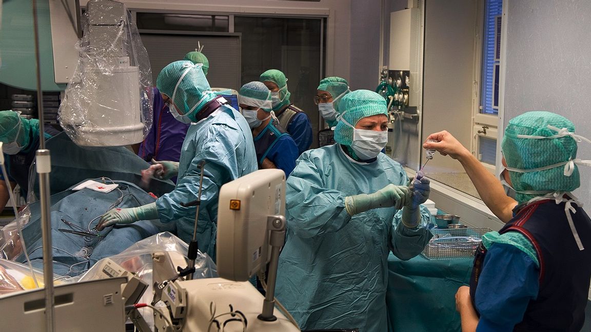 Vid tre olika tillfällen har operationsdukar glömts kvar i patienternas bukar. Nu ändras rutinerna på Skånes universitetssjukhus i Malmö. Arkivbild. Foto: Anders Wiklund/TT