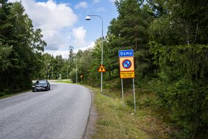 14-årige Mohamed hittades mördad i en skogsdunge i Landfjärden i Nynäshamns kommun på lördagskvällen den 29 juli 2023. Några veckor senare hittades hans jämnårige kompis Layth död i Upplands-Bro. Foto: Magnus Lejhall/TT