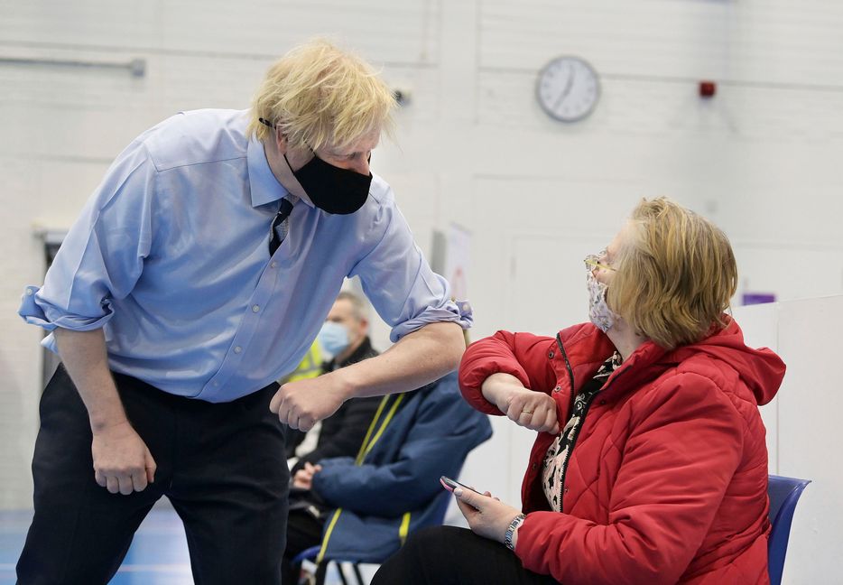 Boris Jonsson är ute och hälsar på folk.
Foto: Charles McQuillan.