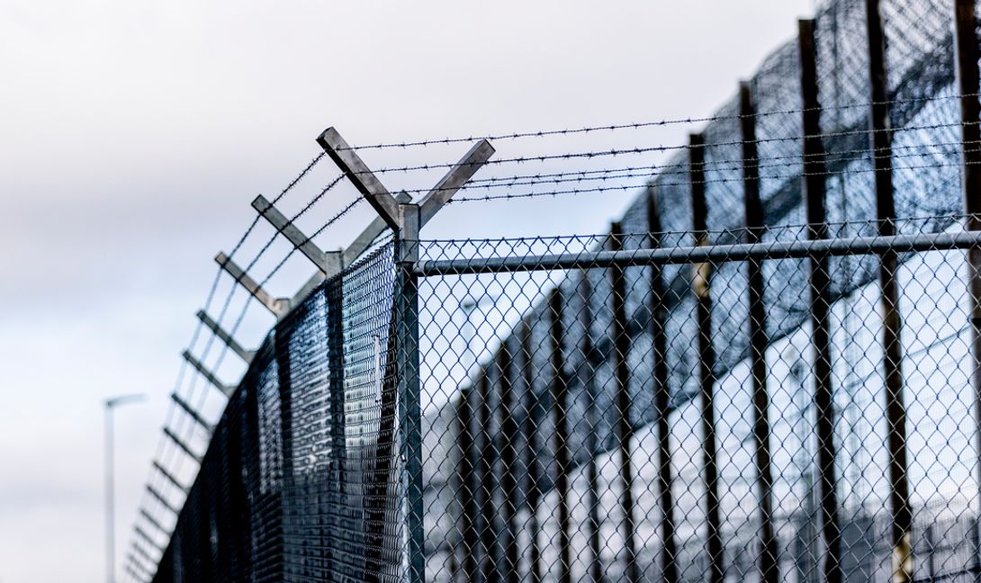 Kriminalvården är emot att 13-åringar ska avtjäna straff i fängelse. Myndigheten meddelar också att den inte är rustad för uppdraget. Arkivbild. Adam Ihse/TT