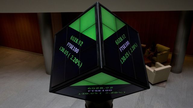 Brittiska ekonomin tillbaka på en högre nivå än före pandemin. Arkivbild. Foto: Matt Dunham / AP / TT