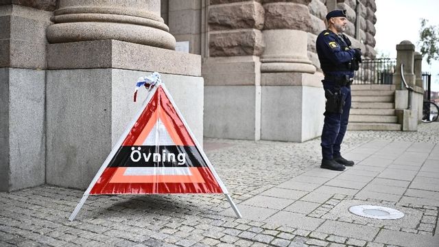 Polisen övning vid riksdagen. Foto: Christine Olsson/TT