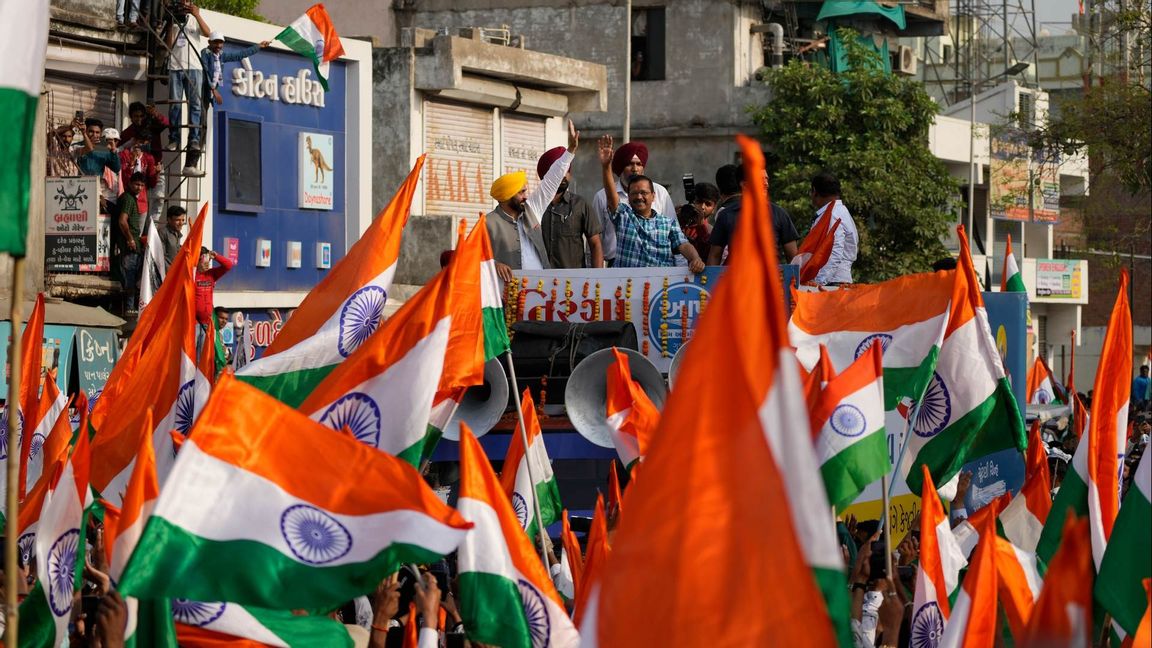 Indiska medborgare i  Ahmedabad i Indien. Foto: Ajit Solanki/AP/TT.