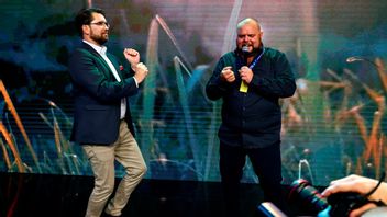 Den spontana dansen verkar vara räddad, men hur går det med dansbanden? Foto: Stefan Jerrevång/TT 