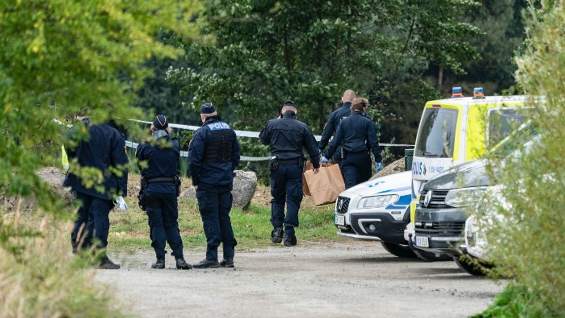 Trots omfattande sökinsatser i Oxie utanför Malmö har en kvinna i 30-årsåldern ännu inte hittats. En 49-årig man sitter häktad misstänkt för människorov. Foto: Johan Nilsson/TT